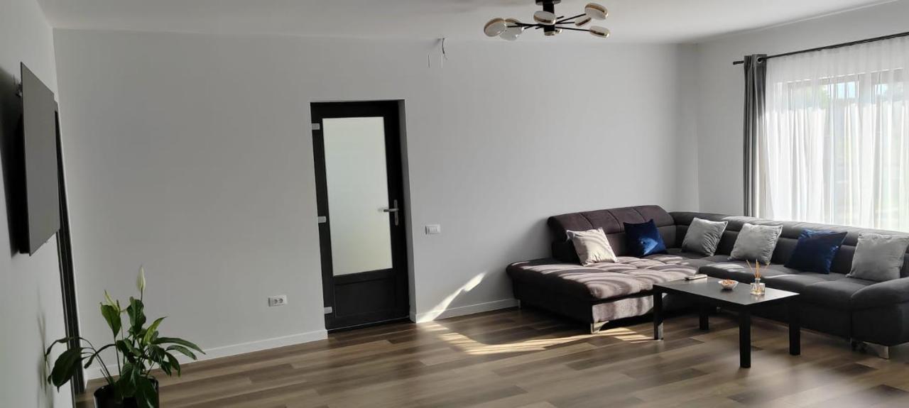 Casira Guesthouse Sînmartin Kültér fotó